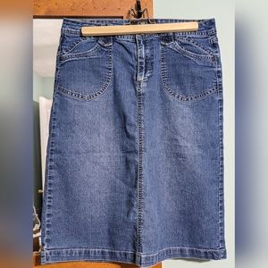 Size 8 Cato women's knee length lightweight jean skirt